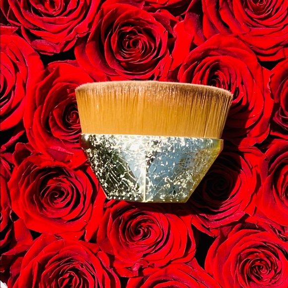 Gold Kabuki Brush & Travel Set - Picture 2 of 5